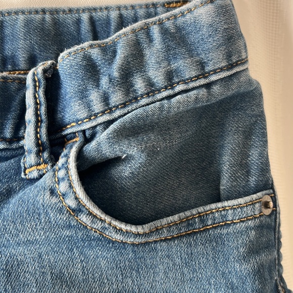 GapKids | Size 16 Regular Girls Mid Rise Jean Shorts - Picture 5 of 15